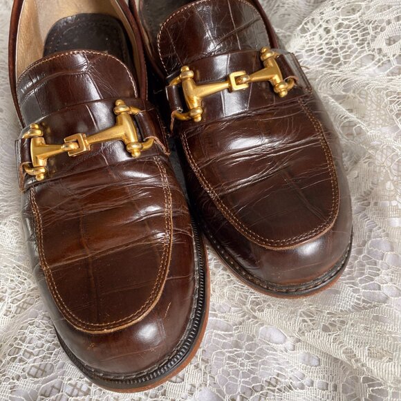 Vintage Brown Leather Loafers with Gold Accent - Picture 2 of 7